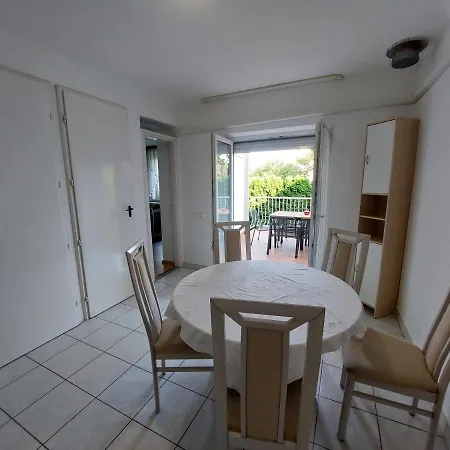 Lägenhet Apartment Albert *